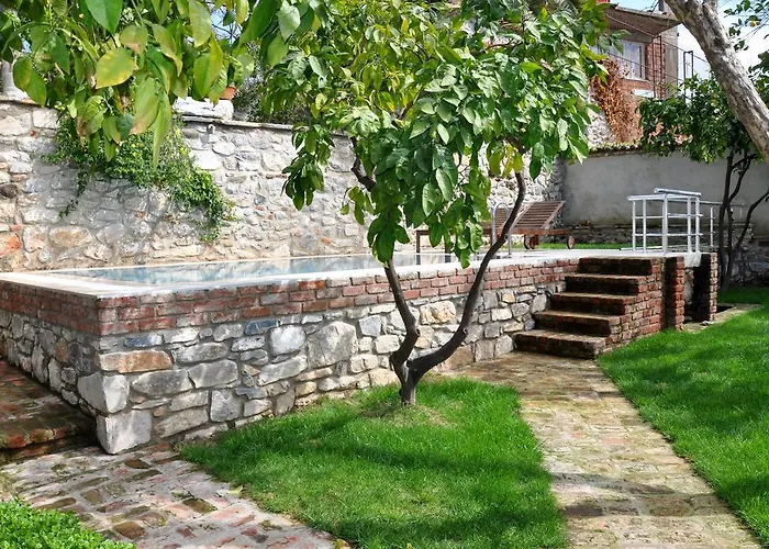 Goldsmith House *