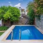 Goldsmith House Villa *